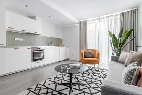 Tangerine Touch Apartment in Madrid