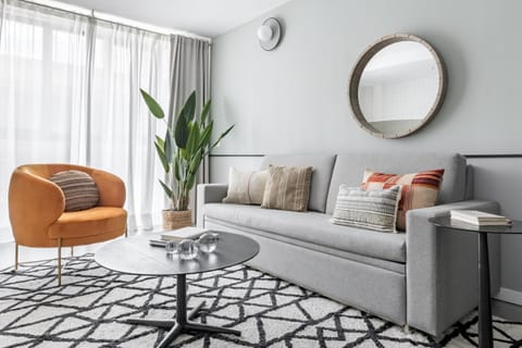 Tangerine Touch Apartment in Madrid