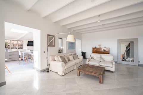 Escape from Elba Apartment in Antibes