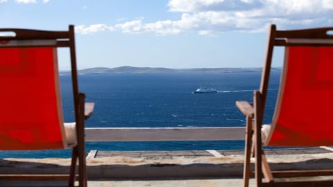 A Rocky Roost Apartment in Mykonos, Mikonos 846 00, Greece