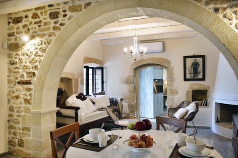 Eurydice's Moon Apartment in Crete