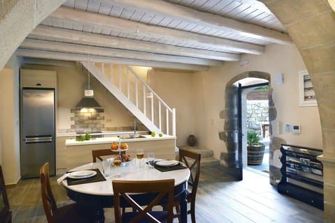 Eurydice's Moon Apartment in Crete