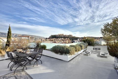 Acropolis Lookout Apartment in Athens