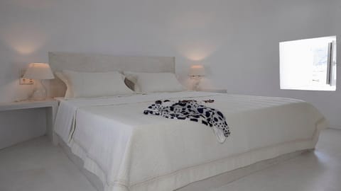 Sweet Peony Apartment in Oia