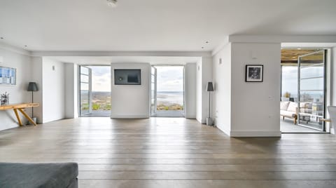 A Crescent of Gold Apartment in Braunton