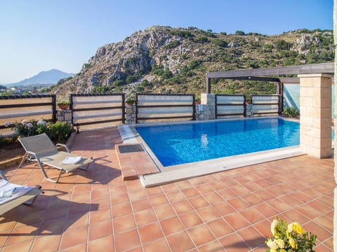 Helios & Sea Apartment in Crete