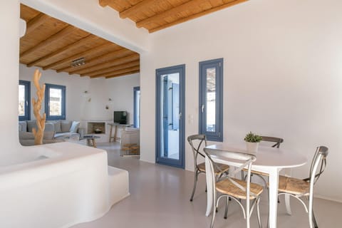 Laurel Wreath Apartment in Mykonos, Mikonos 846 00, Greece