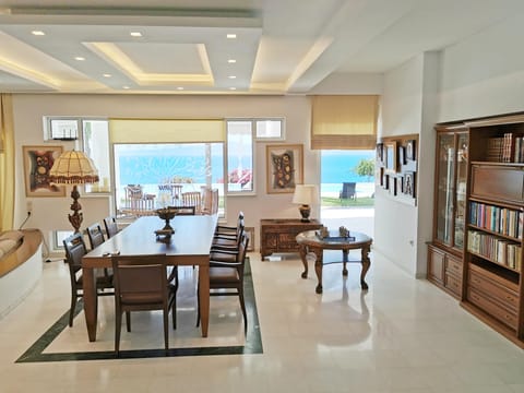 Dazzling Horizon Condo in Messenia