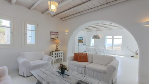 Crystal Clear Water Apartment in Mykonos, Mikonos 846 00, Greece