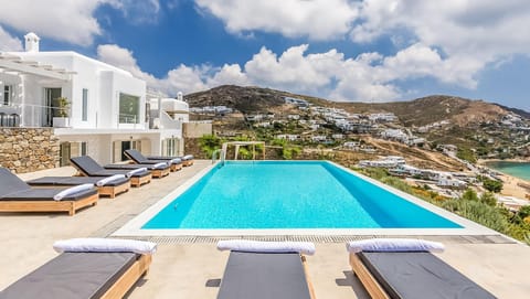 Music & Poetry Apartment in Mykonos, Mikonos 846 00, Greece