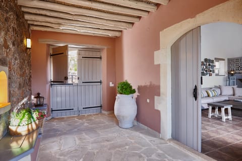 Pink Sugar Apartment in Crete