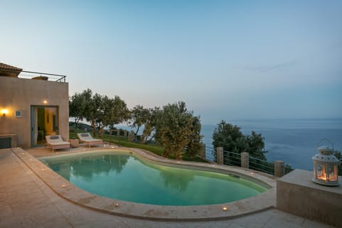 Bounty of Blossoms Apartment in Sporades, Greece