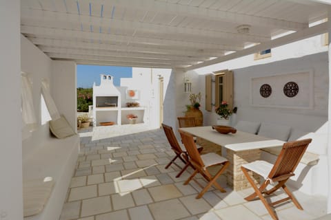 Silence is Golden Apartment in Paros, Greece