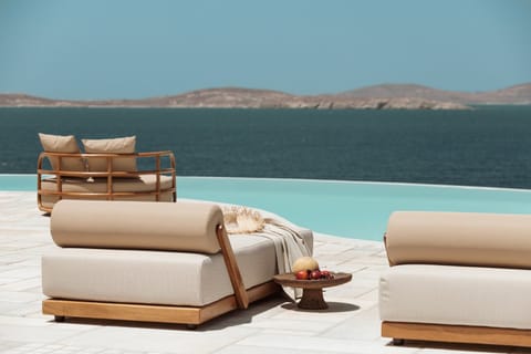 Sing of Summer & a Sunset Apartment in Mykonos, Mikonos 846 00, Greece