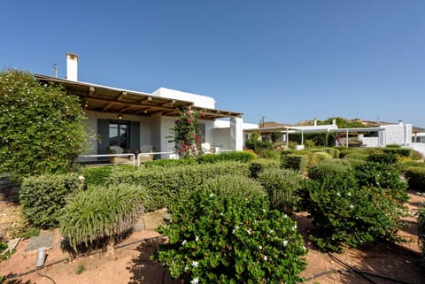 Eleonora's Falcon Apartment in Paros, Greece