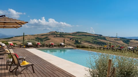 Hillside Vines Apartment in Tuscany