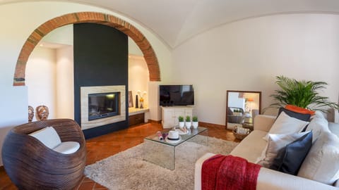 Castle Vista Apartment in Tuscany