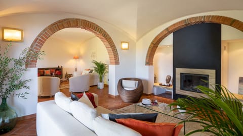 Castle Vista Apartment in Tuscany