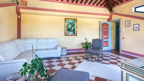 Heraldic Crest Apartment in Umbria