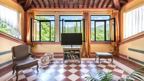 Heraldic Crest Apartment in Umbria