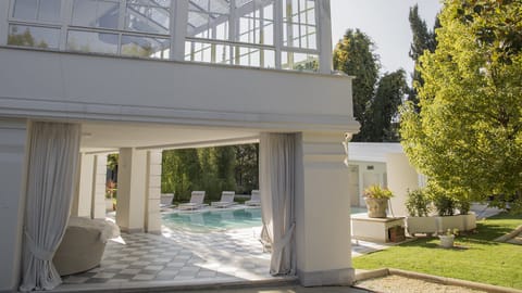 White Whale Apartment in Tuscany