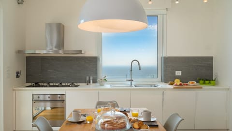 Scirocco Breeze Apartment in Liguria