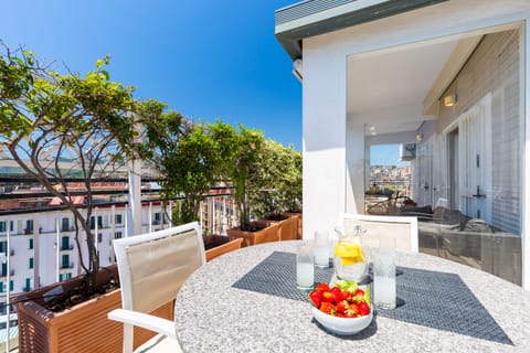 Lemons On The Terrace Apartment in Naples