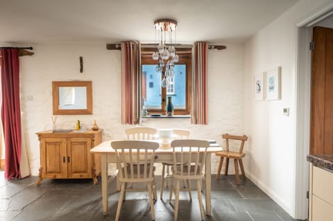 Taffy's Hideout Apartment in Saint Davids