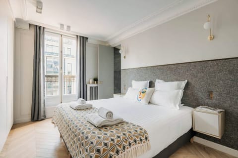 Rivoli Royal Apartment in Paris