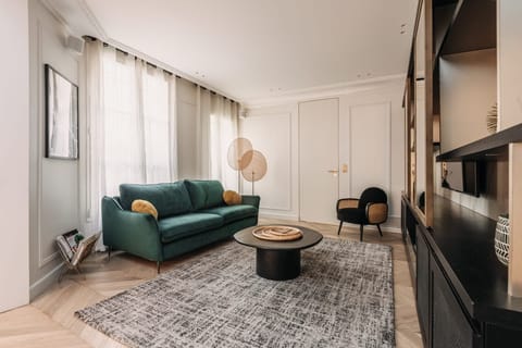 Tuileries Tango Apartment in Paris