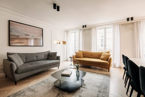 Amour Propre Apartment in Paris