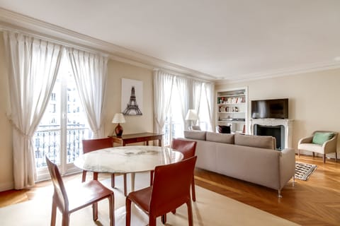 Lesueur Lillet Apartment in Paris