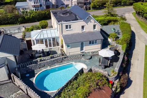 Ridge of the Bay Apartment in Wales