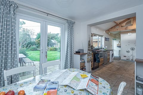 Migratory Patterns Apartment in Rhosyr