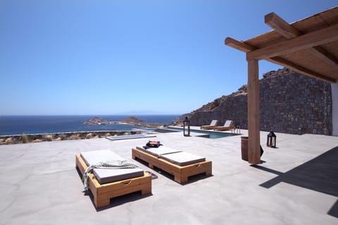 Barefoot Beachfront Apartment in Mykonos, Mikonos 846 00, Greece