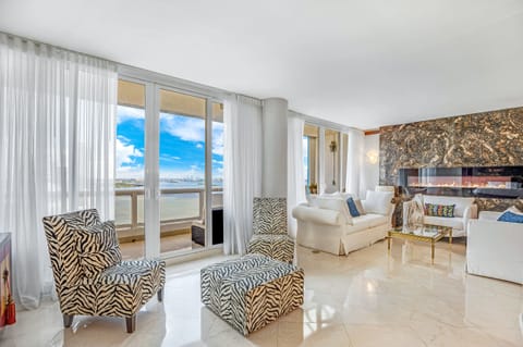 Grand Total Apartment in Miami