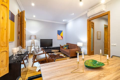 Sant Antoni Vermouth Apartment in Barcelona