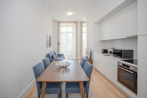 Port Glasses Clinking Apartment in Porto