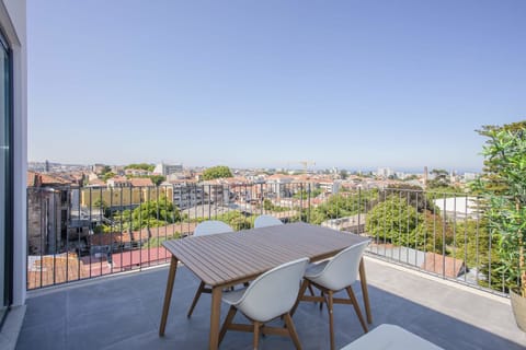 Sunshine Supernova Apartment in Porto