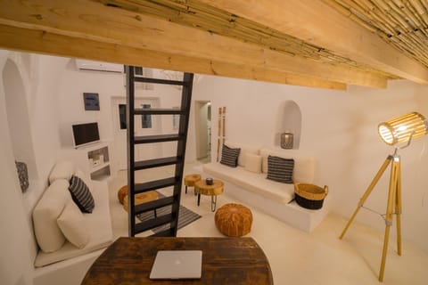 Power of the Earth Apartment in Oia