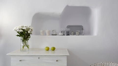 All In White Apartment in Oia