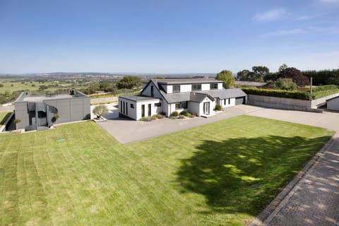 Sunday Point of View Apartment in Exeter