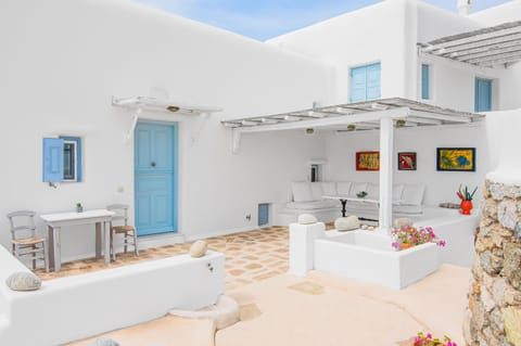 Clear Skies, Full Hearts Apartment in Mykonos, Mikonos 846 00, Greece