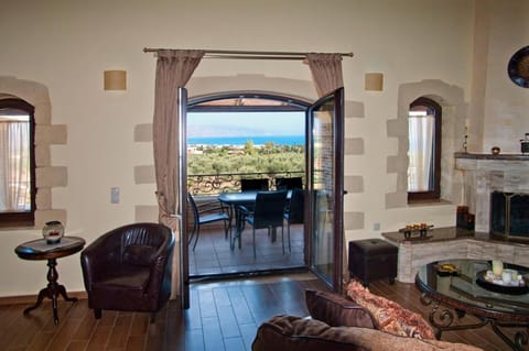 Iron & Stone Apartment in Crete