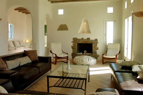 Aegean On The Rocks Apartment in Mykonos, Mikonos 846 00, Greece