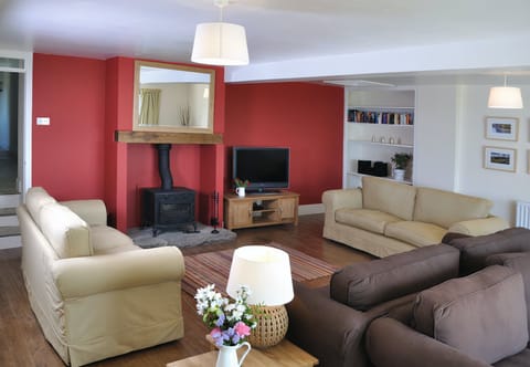 On Serene Waters Apartment in Wales