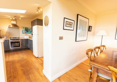 Cwtches On The Coast Apartment in Wales