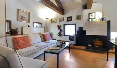 Canalside Canvas Condo in Lido di Venezia