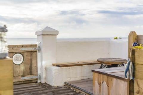 Seaside Victoriana Apartment in Hythe