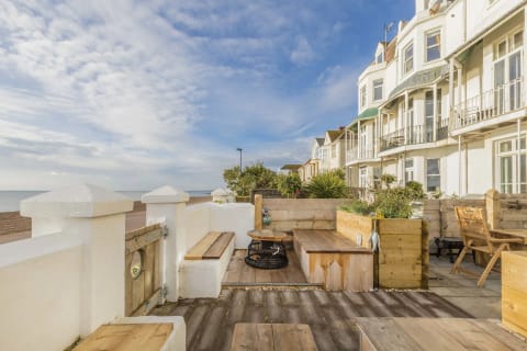 Seaside Victoriana Apartment in Hythe